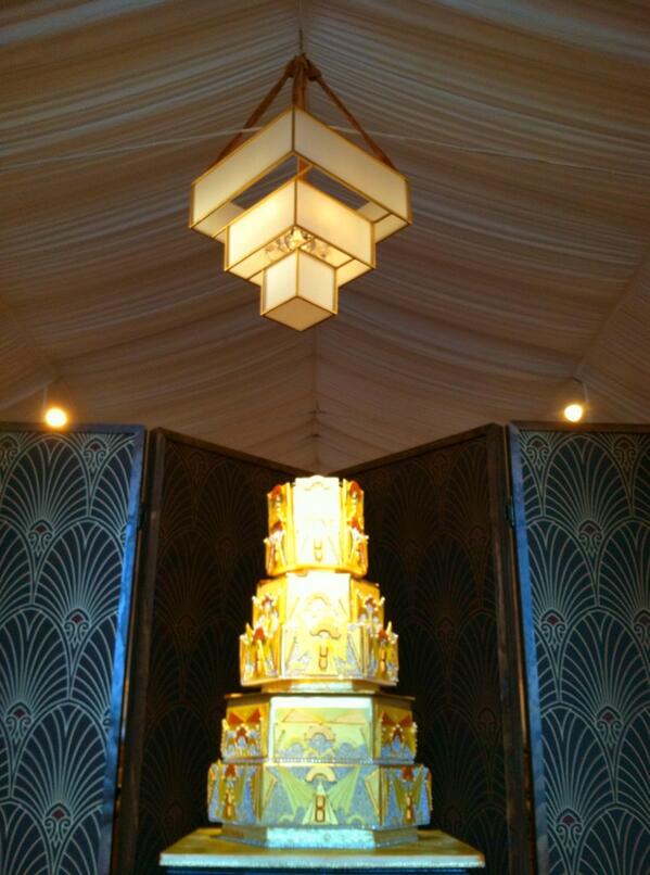 GetlitDavid's tweet photo. Our chandeliers look great with this beautiful Art Deco cake http://t.co/6WqPG2IAnO