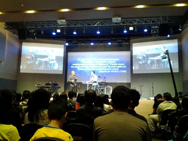 ifgfsby's tweet photo. Sunday service with Ps. Benedict Rajan from Calvary City church #LiveStreaming at http://t.co/MqPlLpFoJJ http://t.co/TsFFRBXzIV