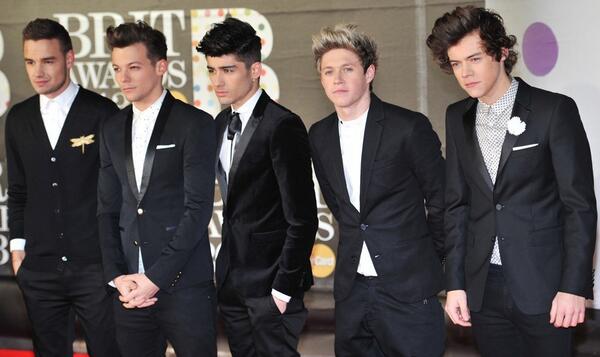 CompareRTorFav's tweet photo. ONE DIRECTION! Just so perfect gosh! http://t.co/29XbFPeELQ