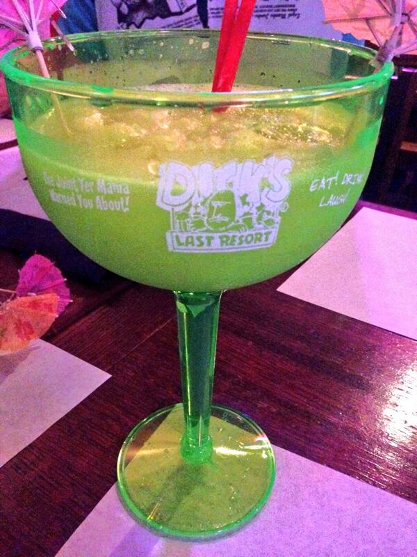 ChelseaLewis13's tweet image. 45 ounce margarita. #yesplease #makethattwo