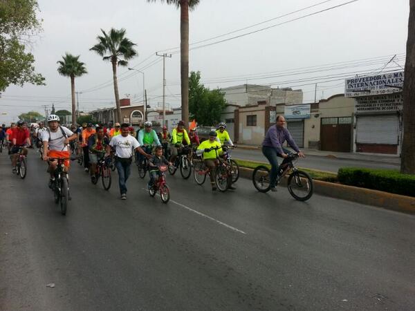 jericoabramo's tweet photo. En el paseo en bicicleta festejamos el ciclo día #saltillo unidos por una ciudad sustentable http://t.co/oYzxkHd8G7