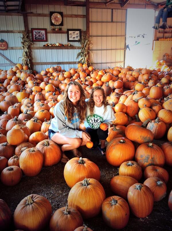 ahabben95's tweet photo. Fall Break 2013!!! #pumpkinfarm http://t.co/FPJclTGAxR
