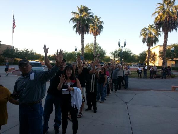 The line of attendees waiting for #lymn at ccoj glendale . Starts in 10 minutes.