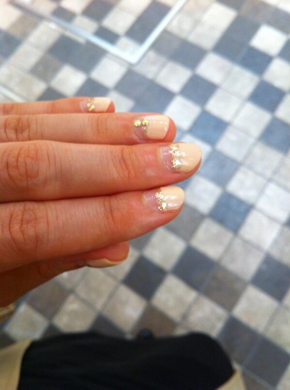 sheep128's tweet photo. 結婚式でセルフネイルしました。 http://t.co/c15brhZrnZ