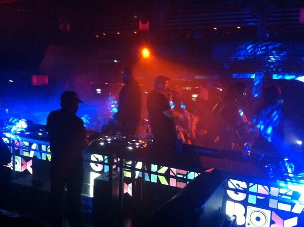 tatbeat's tweet image. Opening of #BuildingSix @DJEZOfficial killing it!!!! #garage #legend #tatb