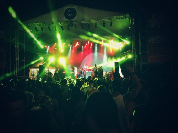 Mittt7's tweet photo. Que delicia estar de nuevo en @leafestival mil gracias por todo!❤️y que viva el arte!! http://t.co/1xwKGRtXx0