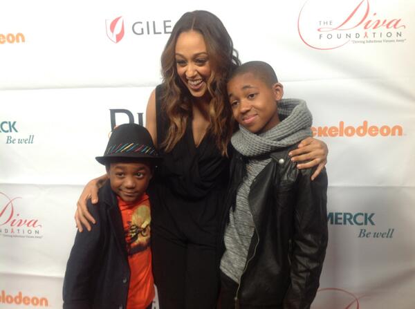 Damarr_Calhoun's tweet photo. "@DivasSimplySing: #Divas23 red carpet: "Instan Mom" cast members @TiaMowry @Damarr_Calhoun Tylen Williams http://t.co/aGcSDLdA1A"we had fun