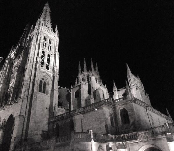 aurorars62's tweet photo. La mejor catedral, la de Burgos, sin dudarlo #lamejorcatedraldeEspaña http://t.co/sThtKKkYuP