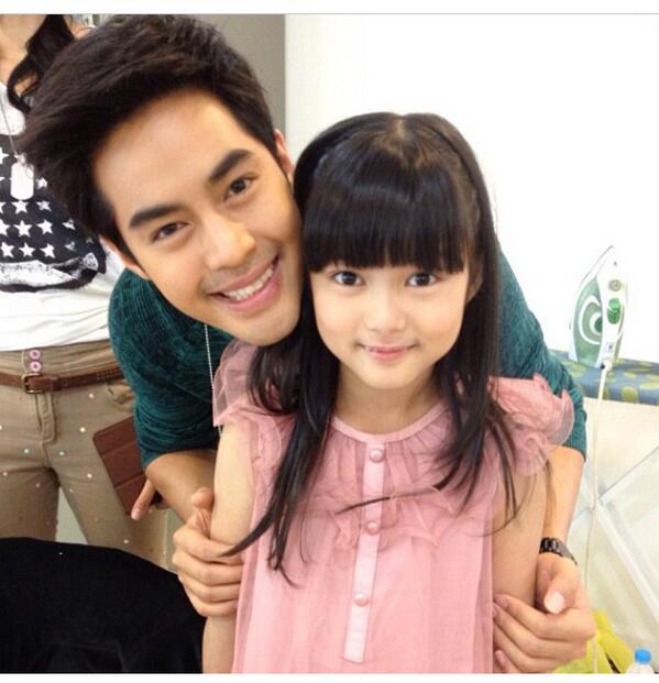 Yaimai_iTH's tweet photo. @Top_JaronClub กับพี่ชายสุดหล่อ http://t.co/RtGgAd3xeN
