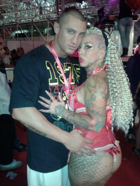 Aki junto a mi tete @julio_elferoz ;) http://t.co/woaEW6OAmV<a class="tags" target="_blank" title="On Twitter" href="/?out=eyJ0eXAiOiJKV1QiLCJhbGciOiJIUzUxMiJ9.eyJpYXQiOjE3MjQ4OTI0NTksImlzcyI6InR3cG9ybnN0YXJzLmNvbSIsIm5iZiI6MTcyNDg5MjQ1OSwiZXhwIjoxNzU2NDI4NDU5LCJyZWRpcmVjdF91cmwiOiJodHRwczovL3R3aXR0ZXIuY29tL2p1bGlvX2VsZmVyb3oifQ.vY_X-7Ic9BLeJM8otOmzkGD8nxY94F0EH6puUWR6aegPrx-Z__HMZ3JWThqcAhSajpZCZLUCdtGz_STrAiVmxw">@julio_elferoz</a>