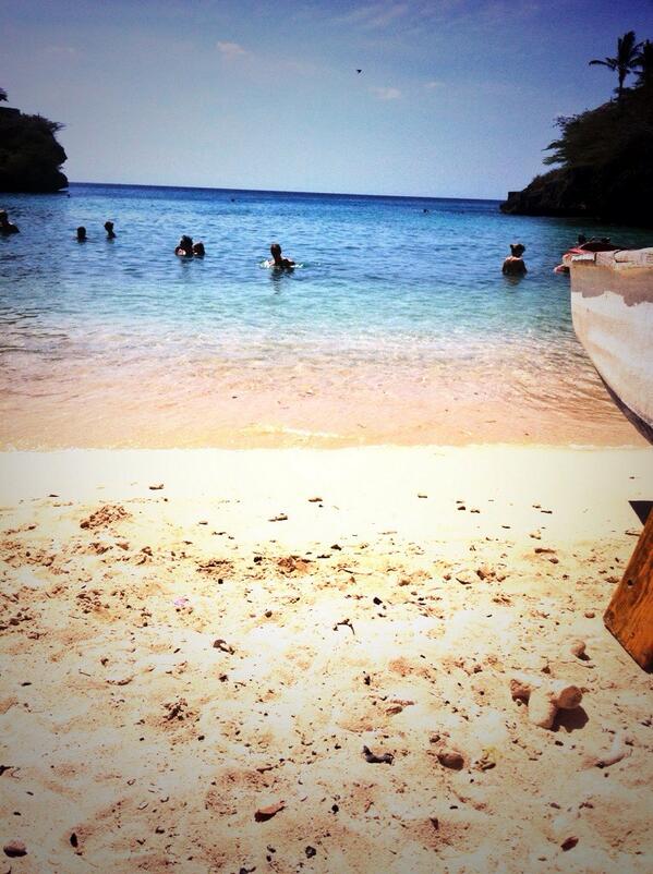 BRITTvanDIJK's tweet photo. Just a casual weekend! #curacao #lovelife http://t.co/CqomScZYBF