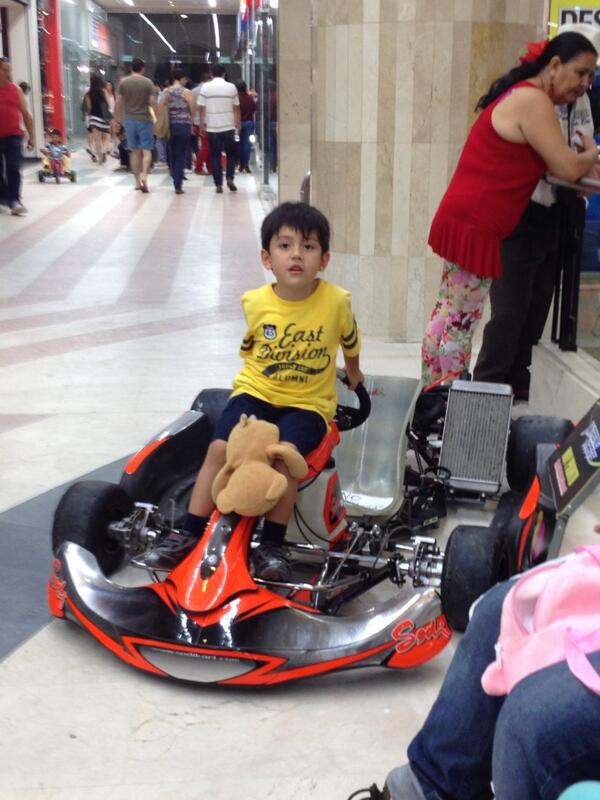 pepagaro's tweet photo. Listo para la fórmula 1 http://t.co/Bz2ndQwCzi