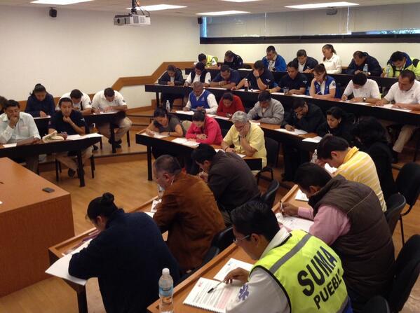 gruporembis's tweet photo. Examen #ACLS en proceso, éxito a todos! http://t.co/hDy3dEEzoX