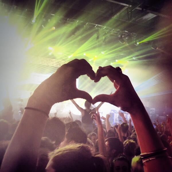 JLcartier's tweet image. @nickyjoyce7 I tried I failed...just can't get the staff these days 🙈 #picturefail #missionincomplete