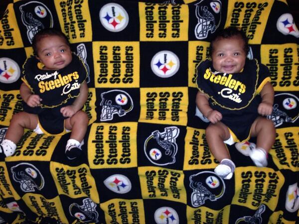 JamesFarrior's tweet photo. My twins are very thankful for the first Steelers win in their lifetime! http://t.co/lsm5CskPPl
