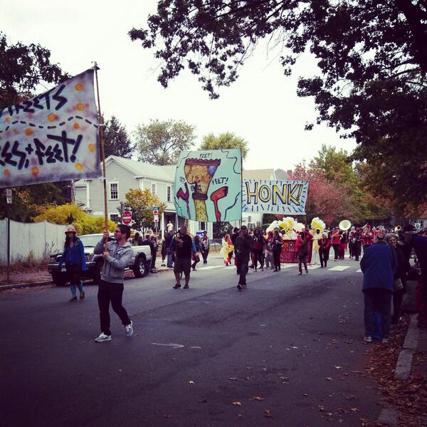 12Beech's tweet photo. Just outside our door. #Honkfest #Honk #Somerville #Portlandia http://t.co/gAjHucUVEF