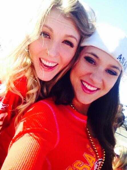 emileeanne23's tweet photo. My girl @gabzmes so happy we went to the game together ❤️ http://t.co/tQCXija9Bo
