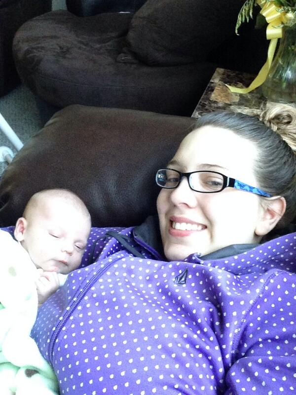 candice_burge's tweet photo. #motherhood best feeling ever!! Can't believe my baby is #2weeksold already #cuddles http://t.co/T9wAYFxDzP