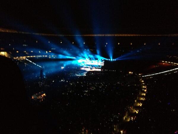 DaleScrim's tweet photo. Hitting the Rihanna Concert was awesome @AngelChristelis http://t.co/LstApp3MzC