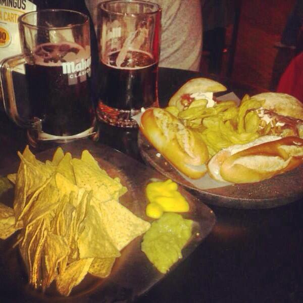 MariaSampietro_'s tweet photo. Fin de fiestas con @MellamanPollo 😊 http://t.co/oLc9dZdBAe