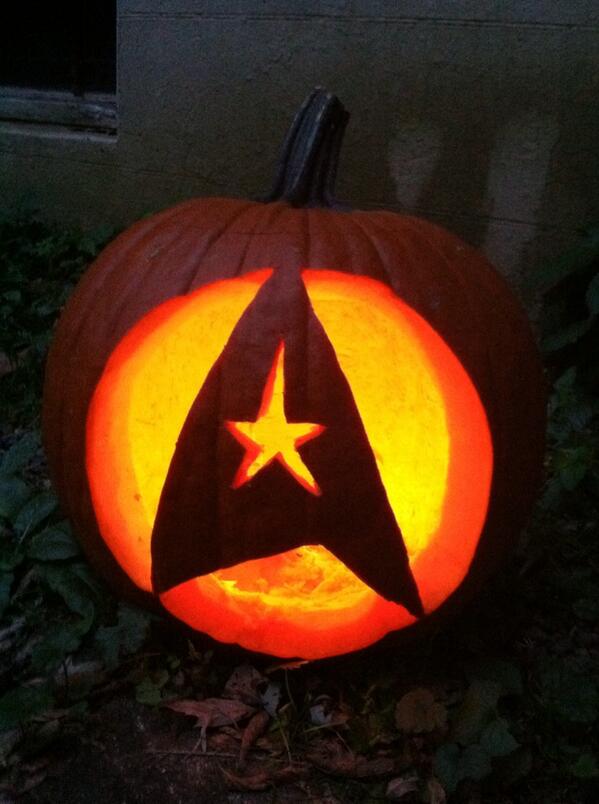 DPretzel's tweet image. Coolest pumpkin I ever did... #hadhelp #thanksbabe #startrek #spock+uhura4life