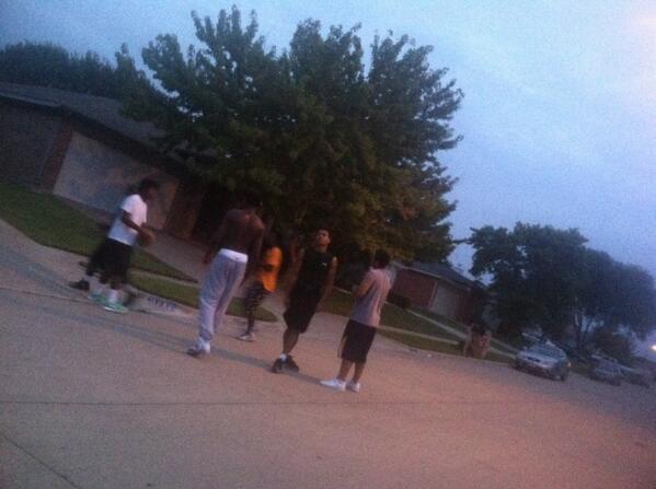 214twon's tweet photo. bball tnurment. #lisatweet http://t.co/0Ndo712Xc2