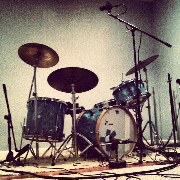 Altamont's tweet image. Sundays #recording #bionicear #altamont #cutfromadifferentcloth @princeonion