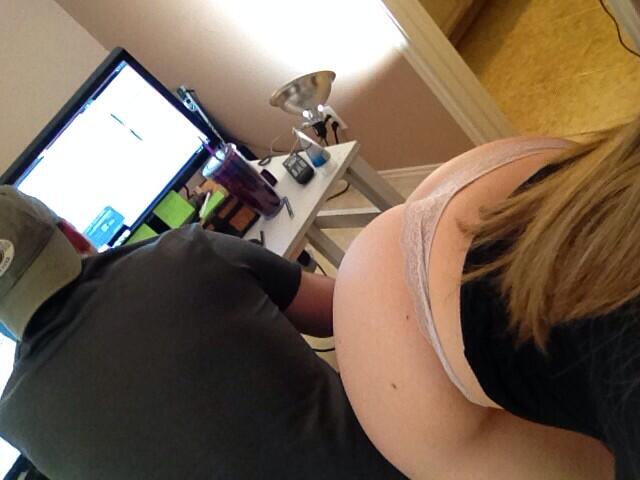 Computer man is ignoring my ass! Lol ;) http://t.co/uMCdyXT6aj<a href="/tag/thongthursday"class="tags"><span>#thongthursday</span></a>