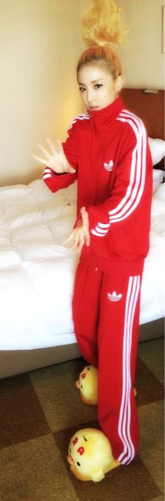 BWgOjaLCQAAeDo_.jpg:large