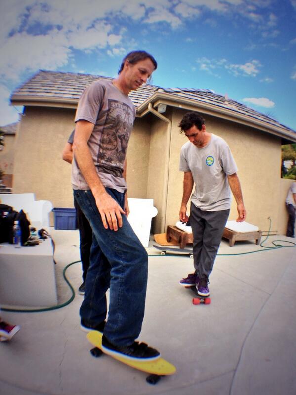 GoldCupSkate's tweet photo. Last summer at @tonyhawk's pool with @LanceMountain. Photo: @Shusterman83 #bananaboards #tonyhawk http://t.co/gJ3LfzXxyh
