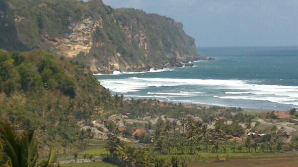 denbagusedhani's tweet photo. Parangtritis http://t.co/tZwS1gMnpu