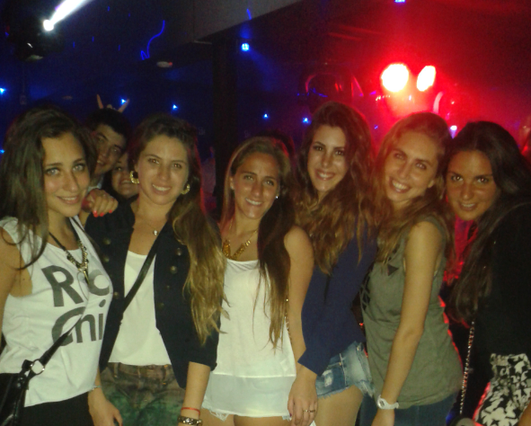 Traicio_OK's tweet photo. "@MijalStrahman: Amarlasss #tonightIStheNIGHT ;) http://t.co/pwDPiQ68fm" #LasVedetteDeILTRA