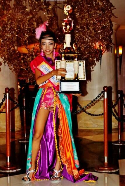 Congratulation ya buat mbak Ocha... atas terpilihnya menjadi putri batik nusantara.