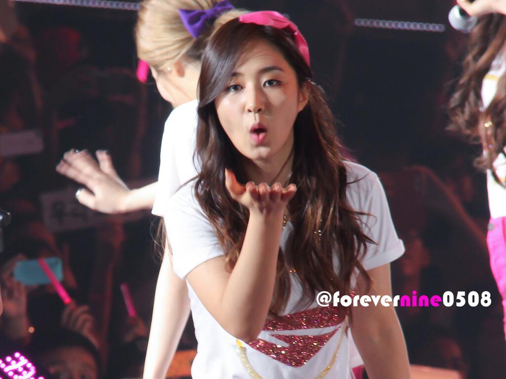 BWi8OwoCQAAemm2.jpg:large