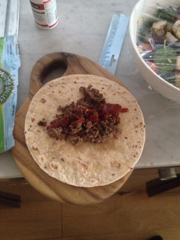 rustyhardy's tweet photo. Well Day 1 of the High Protein, low carb zero added sugar diet, love it. Mince for breakfast #dreambig http://t.co/EC6hGEzVvt