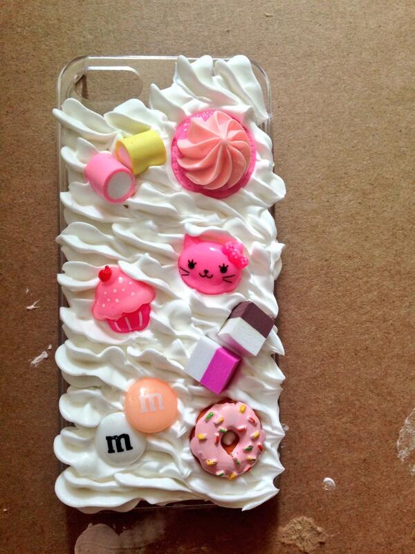 pellilly's tweet image. Super cute crazy candy case! #fullofsweets #doghnuts #dollymixture