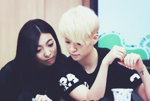 IM_fxluna's tweet photo. @IM_AmberTamvan annyeong bang.. lama ga berjumpa '-' http://t.co/ZV1SqKGn3G