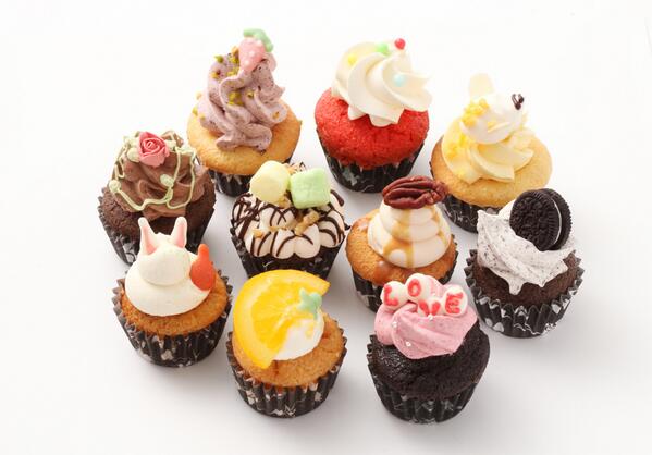 dolcebot's tweet photo. カップケーキ https://t.co/mavXfYuyCa
