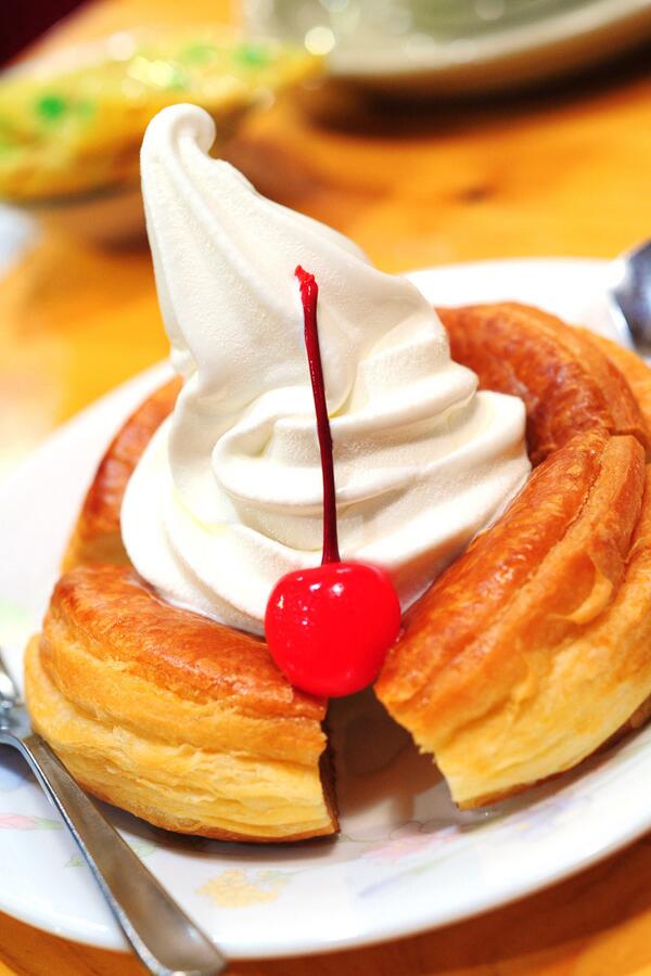 dolcebot's tweet photo. シロノワール https://t.co/Gl2XLHUFJY