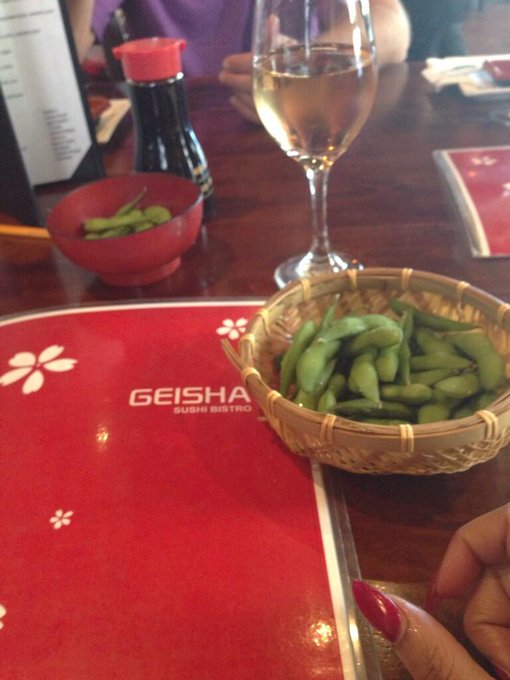 #Geishasushibistro #edamame #lavishdrink http://t.co/k7jR7A4BmO<a href="/tag/geishasushibistro"class="tags">#Geishasushibistro</a><a href="/tag/edamame"class="tags">#edamame</a><a href="/tag/lavishdrink"class="tags">#lavishdrink</a>