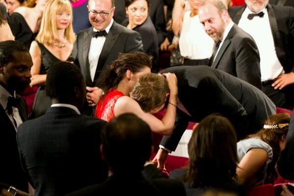 KristenJStew_ID's tweet photo. Ituu lagi ngapain *ehh http://t.co/QWhGCxrIkI