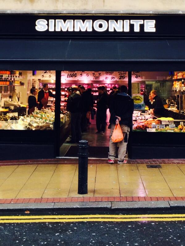 jamiepark7's tweet image. “@TimothyMeyer: Well done Simmonite #topbutcher #meat #poultry #fish #nemo #crabs http://t.co/Kql71rMYVq” best shop in sheff!