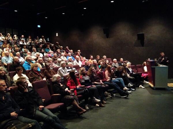 alfwaage's tweet photo. Fullt hus! @HelenHardAS, LalaTøyen, CF Møller, Haugen/Zohar, Dyrvik arkitekter ++ presenterer Kystbyen Brekstad. http://t.co/4pMeuPG5Ec