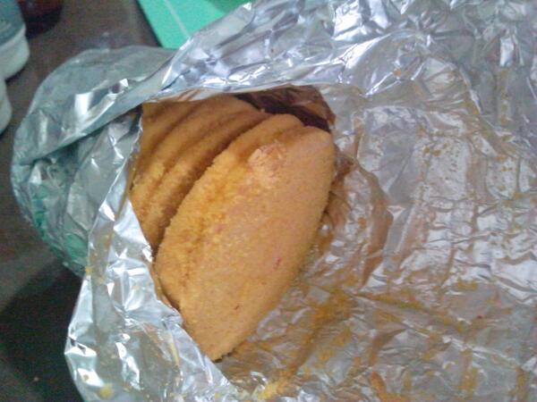 kyraJE's tweet image. Earthquake won't stop from eating this. #sylvannas #sweets #nomnoms