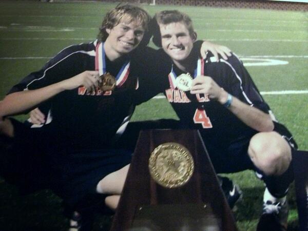 caseycantor's tweet photo. #mcm @Jlmbosllce  missing my rightside http://t.co/r0d4Kj8L3A
