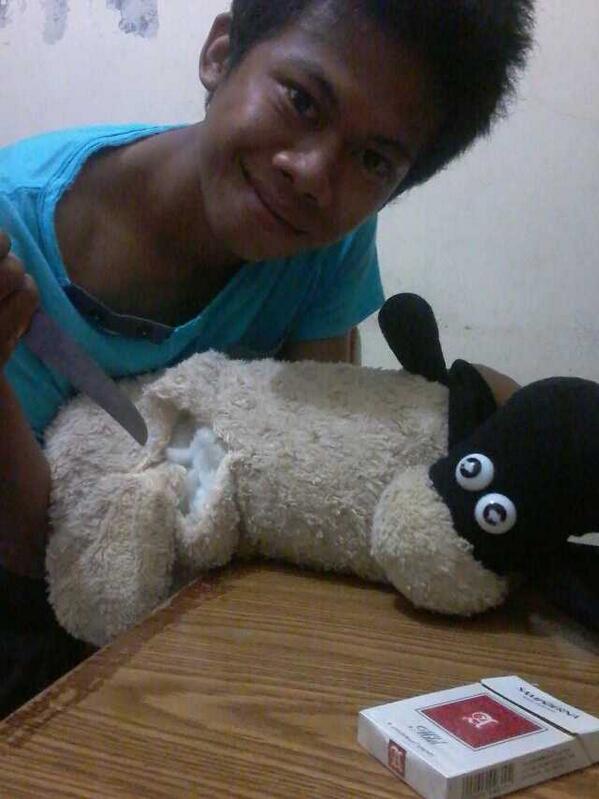 indo_realava's tweet photo. Kurban perasaan RT "@WidodoRacing36: Ini kurbanku apa kurbanmu?? http://t.co/qGdf4omBEj"