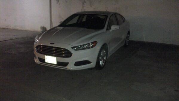 lav_stmartin's tweet photo. El ultimo carro del dia merece estar en nuestro TL. Ford Fusion 2014 http://t.co/dVzxXphpjA