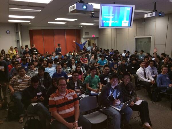 tinaintech's tweet image. it&apos;s a packed house for @cisco fest! #CiscoatUCSD