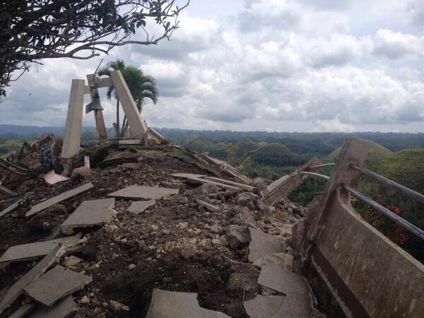 momiamarainbow's tweet image. 😧kundi bumagyo nung august, nagkita pa sana tayo 😔 #boholearthquake #BoholQuake credits to ABS sa photo 😔