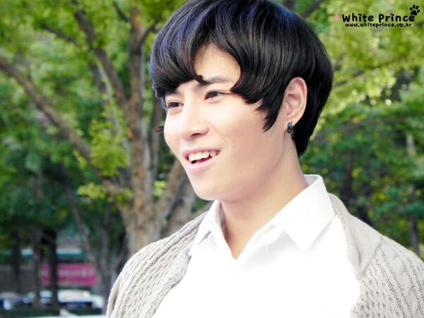 WhitePrince_ tweet picture
